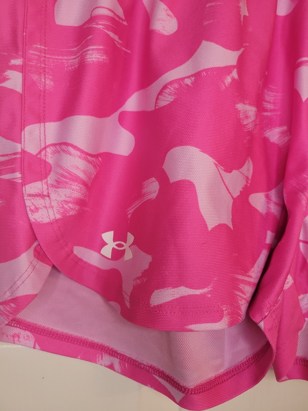 Under Armour Pink Camo Girl's Performance Shorts - Picture 4 of 8